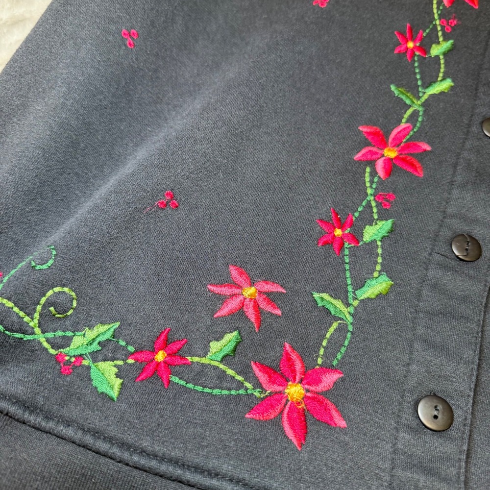 CC Hughes Womens Size 1X Black Embroidered Floral Sweatshirt Cardigan Buttons - Picture 8 of 13